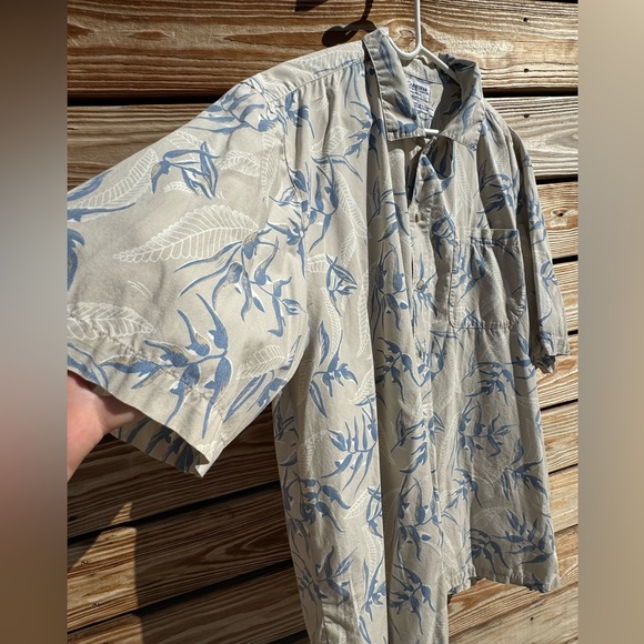 Columbia Hawaiian Floral Button Up Shirt - Picture 3 of 6